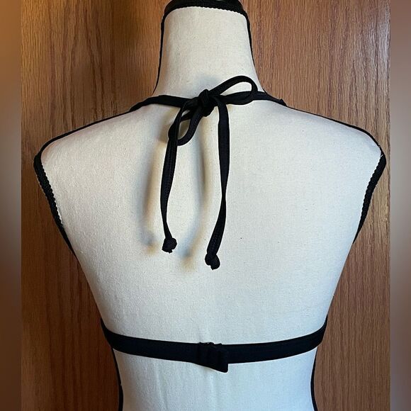 PINk by Victoria’s Secret, Black & Pink, Adjustable, Underwire, Swim Top. - Picture 3 of 4